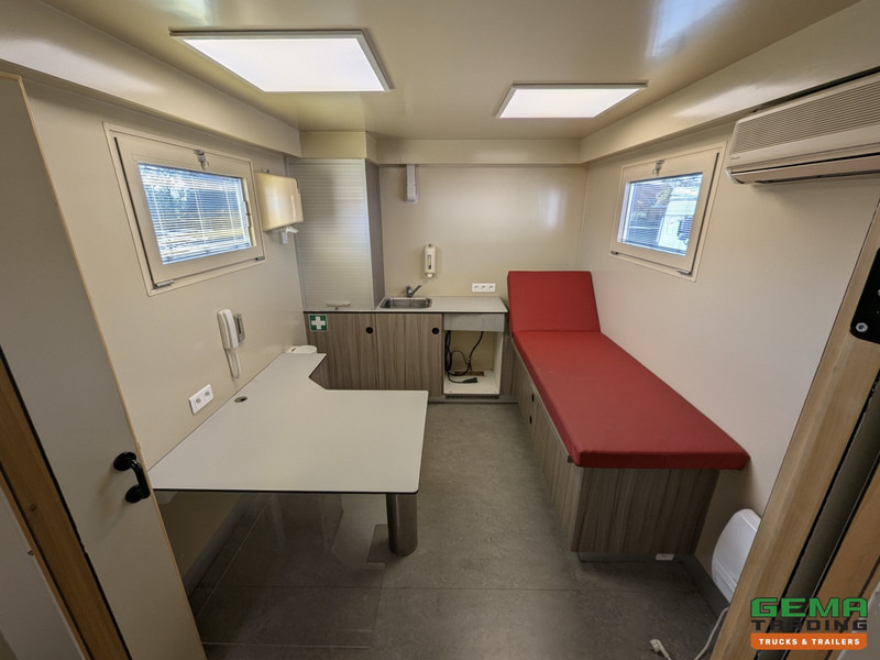 Latre OPF/1SA/19/00 1-Assige KantoorTrailer / MobileHome - Airco's - Toilet - Generator - Standkachel - 11/2025APK - Semi-trailer: picture 3 Latre OPF/1SA/19/00 1-Assige KantoorTrailer / MobileHome - Airco's - Toilet - Generator - Standkachel - 11/2025APK - Semi-trailer: picture 3