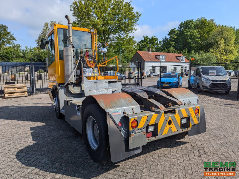 Terberg YT222 Allison - Schotel 30T - Landbouw kenteken - Uren 26725 - Terminal tractor: picture 4 Terberg YT222 Allison - Schotel 30T - Landbouw kenteken - Uren 26725 - Terminal tractor: picture 4