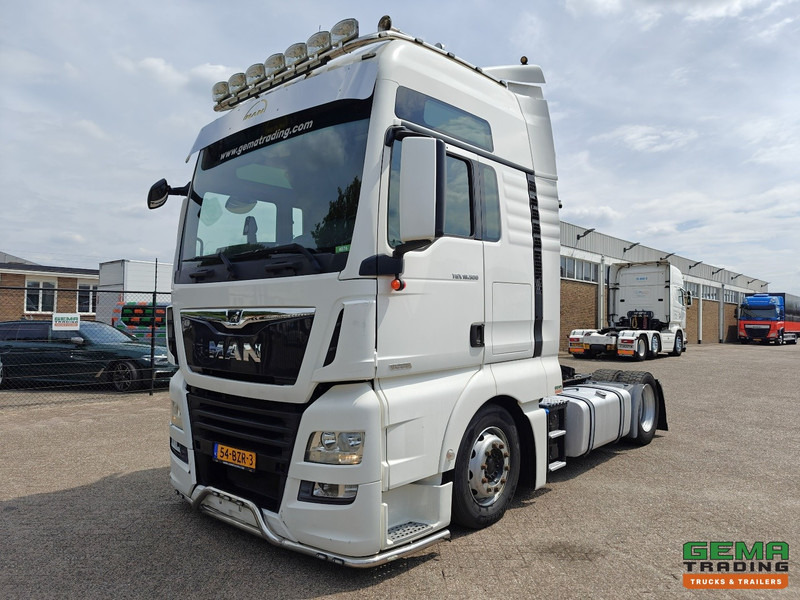 MAN TGX 18.500 4x2 XXL Euro6C - MEGA - Retarder - HefSchotel - Dubbele Tanks - Navi - SMARTtachoV2 - 12/2025 APK - Tractor unit: picture 1 MAN TGX 18.500 4x2 XXL Euro6C - MEGA - Retarder - HefSchotel - Dubbele Tanks - Navi - SMARTtachoV2 - 12/2025 APK - Tractor unit: picture 1