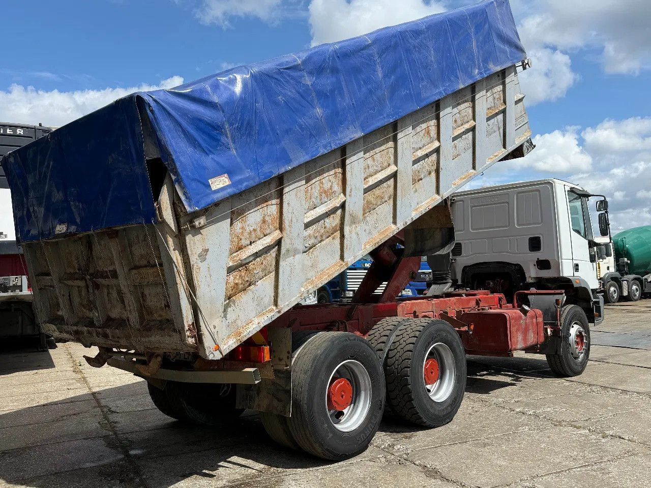 Iveco Eurotrakker 380 E34 6X4 Tipper Spring/Spring Eur - Tipper: picture 4 Iveco Eurotrakker 380 E34 6X4 Tipper Spring/Spring Eur - Tipper: picture 4
