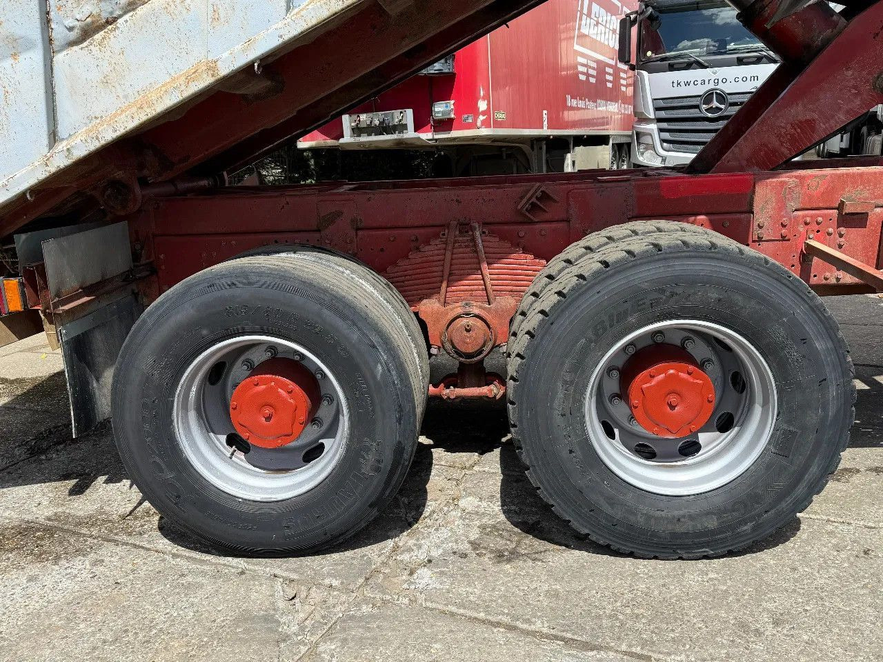 Iveco Eurotrakker 380 E34 6X4 Tipper Spring/Spring Eur - Tipper: picture 5 Iveco Eurotrakker 380 E34 6X4 Tipper Spring/Spring Eur - Tipper: picture 5