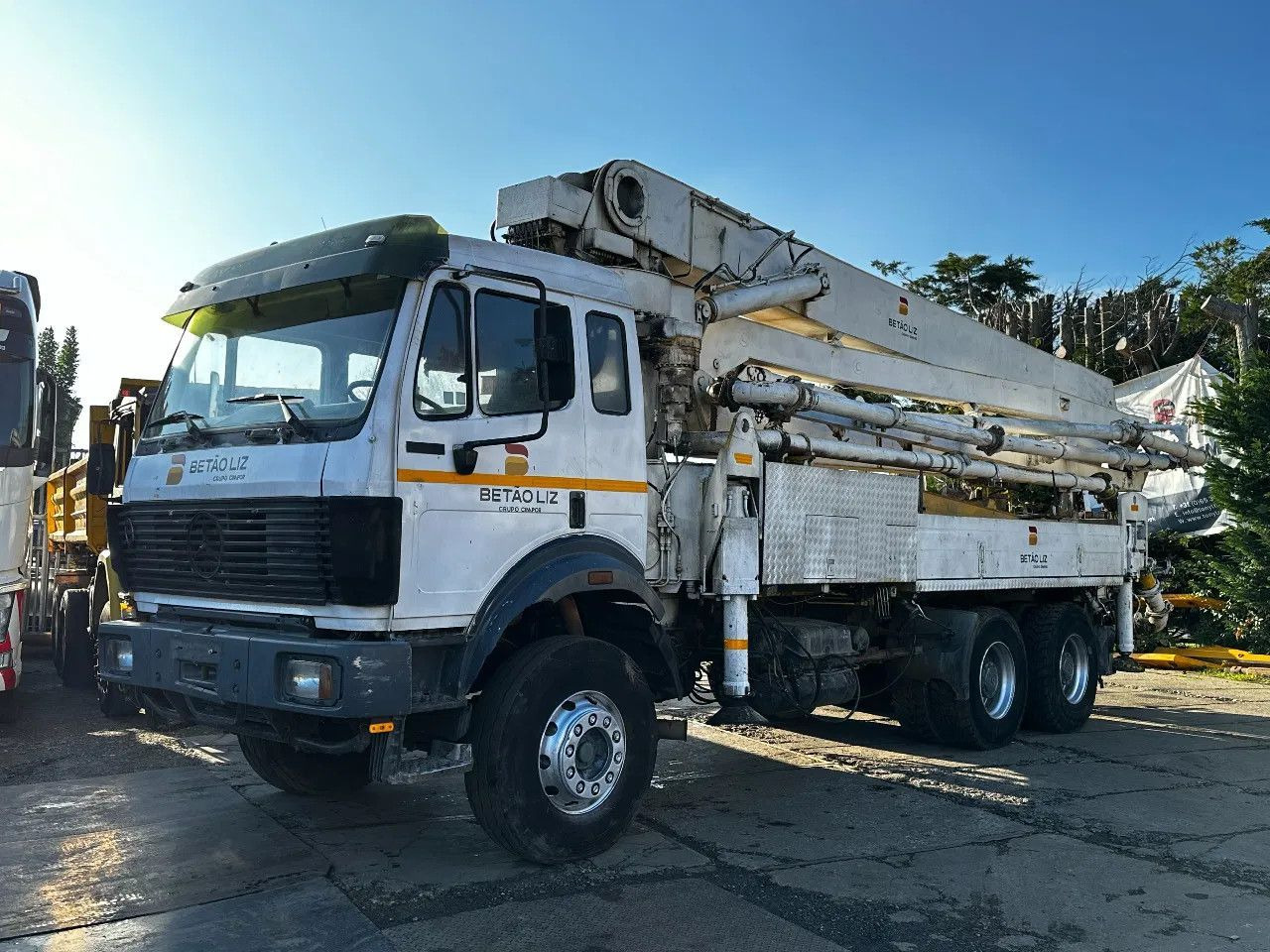 Mercedes-Benz SK 2631 6X4 LSB 36M BETONPOMP 370 BAR Mercedes-Benz SK 2631 6X4 LSB 36M BETONPOMP 370 BAR - Mixer pump truck: picture 2 Mercedes-Benz SK 2631 6X4 LSB 36M BETONPOMP 370 BAR Mercedes-Benz SK 2631 6X4 LSB 36M BETONPOMP 370 BAR - Mixer pump truck: picture 2