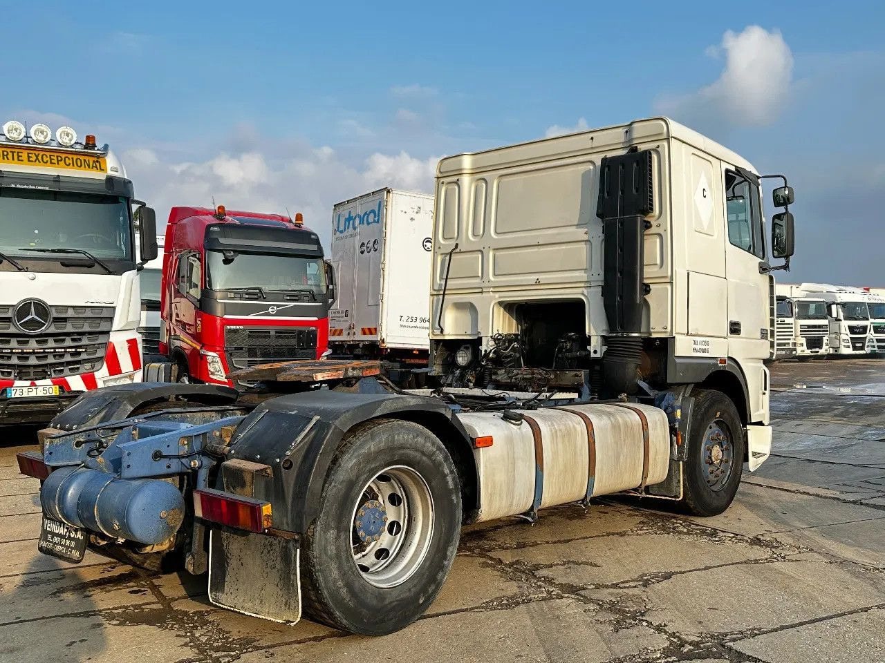 DAF XF 95.380 4X2 Tractor-unit Spring/Air ZF Manual DAF XF 95.380 4X2 Tractor-unit Spring/Air ZF Manual - Tractor unit: picture 4 DAF XF 95.380 4X2 Tractor-unit Spring/Air ZF Manual DAF XF 95.380 4X2 Tractor-unit Spring/Air ZF Manual - Tractor unit: picture 4