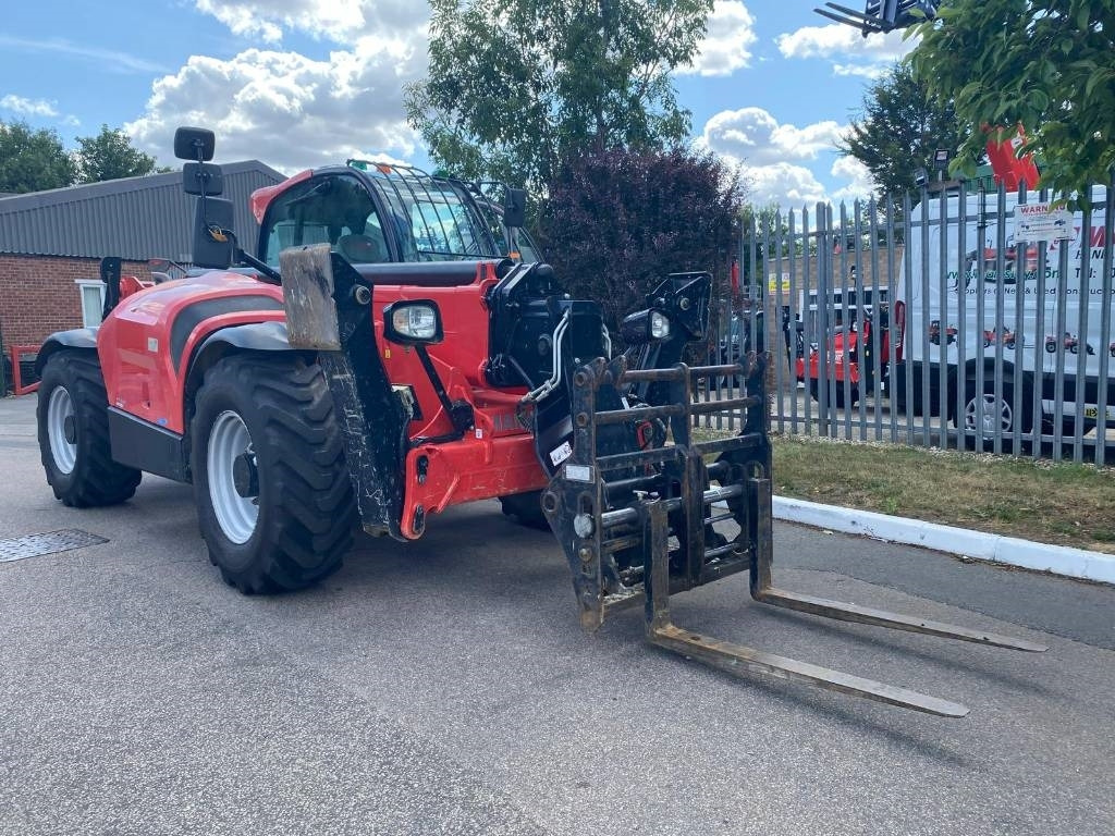 Telescopic handler Manitou MT 1440: picture 8
