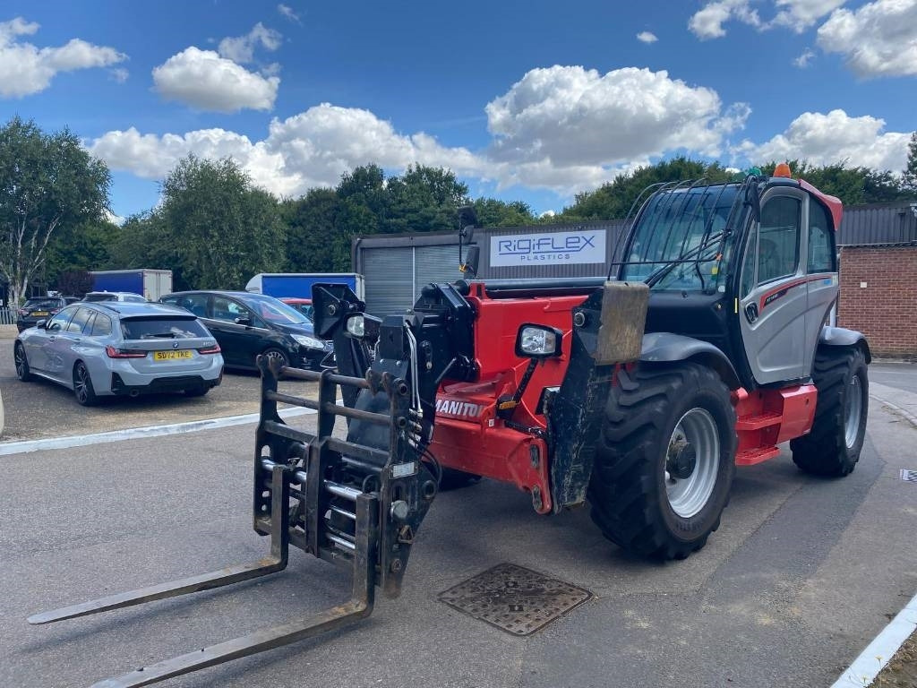 Telescopic handler Manitou MT 1440: picture 9
