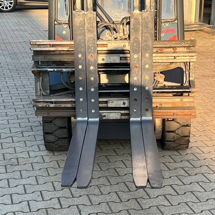 Kaup Double pallethandler with sideshift - Attachment: picture 5 Kaup Double pallethandler with sideshift - Attachment: picture 5