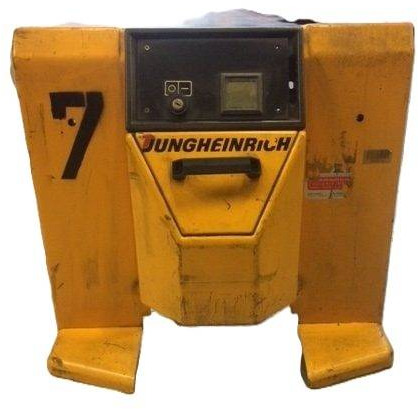 Battey cover for Jungheinrich - Body and exterior for Material handling equipment: picture 1 Battey cover for Jungheinrich - Body and exterior for Material handling equipment: picture 1