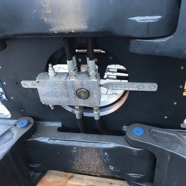 Cascade 360° Rotating Paper Roll Clamp - Clamp: picture 5 Cascade 360° Rotating Paper Roll Clamp - Clamp: picture 5