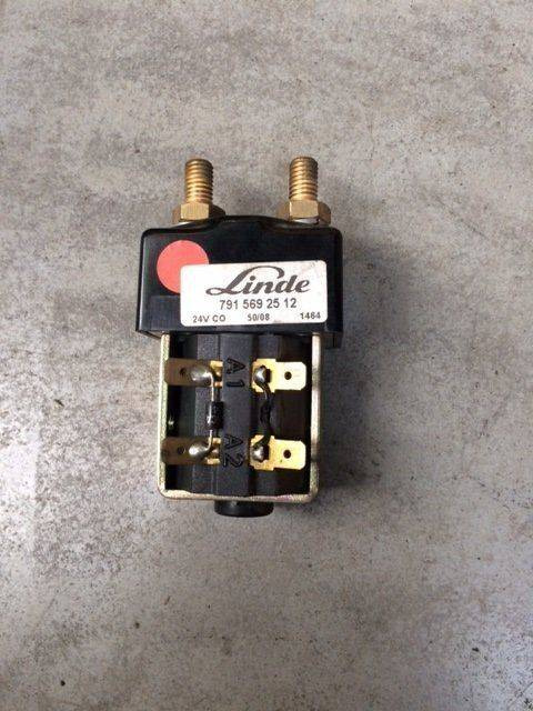 Contactor for Linde L12LHP, Series 133 - Electrical system for Material handling equipment: picture 1 Contactor for Linde L12LHP, Series 133 - Electrical system for Material handling equipment: picture 1