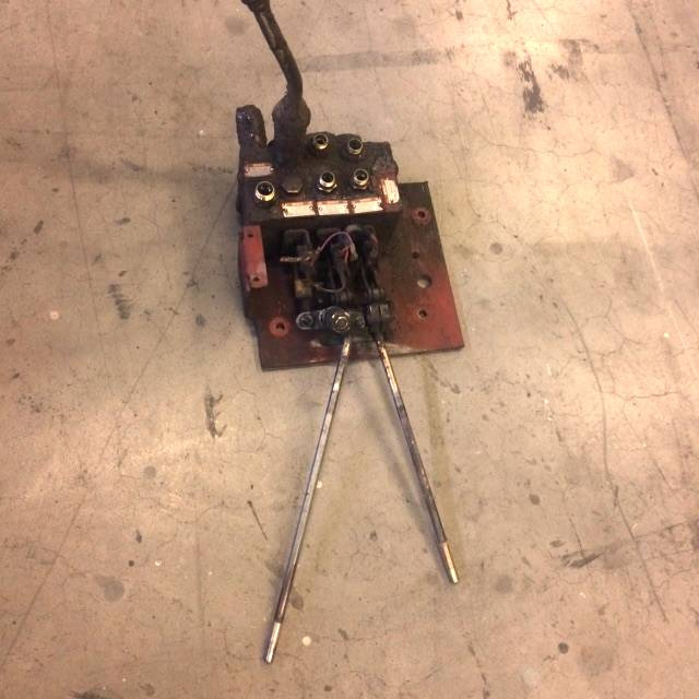 Control valve for Linde E15, Series 324 - Hydraulic valve for Material handling equipment: picture 4 Control valve for Linde E15, Series 324 - Hydraulic valve for Material handling equipment: picture 4