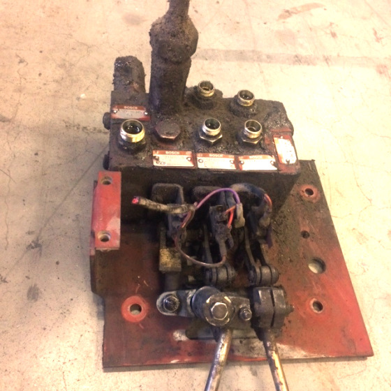 Control valve for Linde E15, Series 324 - Hydraulic valve for Material handling equipment: picture 3 Control valve for Linde E15, Series 324 - Hydraulic valve for Material handling equipment: picture 3