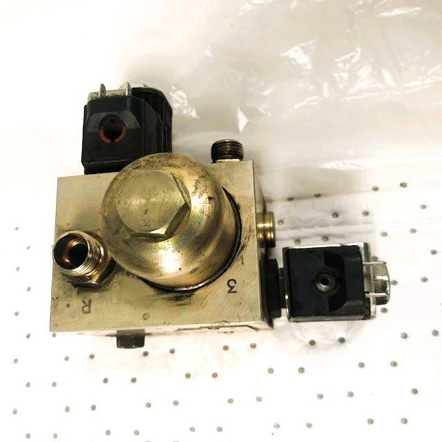 Control valve for Linde L14-L16AP, BR 372 - Hydraulic valve for Material handling equipment: picture 3 Control valve for Linde L14-L16AP, BR 372 - Hydraulic valve for Material handling equipment: picture 3