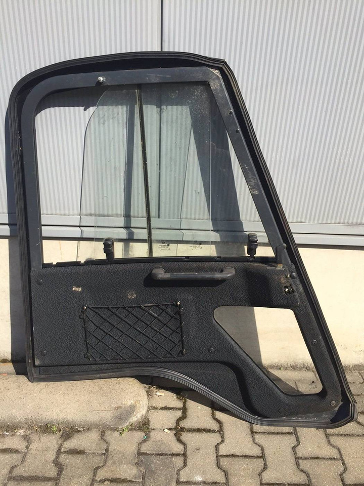 Door left for Linde /386 - Door and parts for Material handling equipment: picture 3 Door left for Linde /386 - Door and parts for Material handling equipment: picture 3