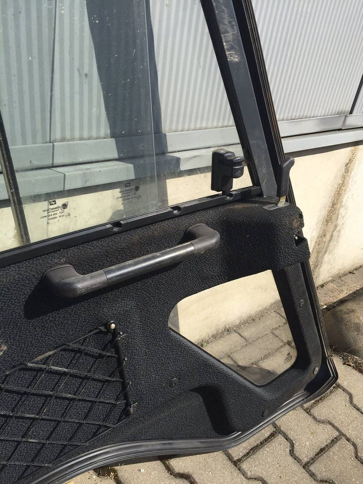 Door left for Linde /386 - Door and parts for Material handling equipment: picture 4 Door left for Linde /386 - Door and parts for Material handling equipment: picture 4