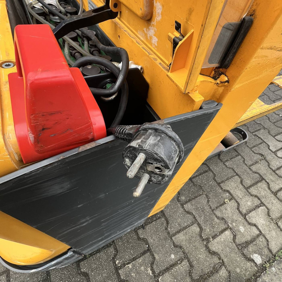 Stacker Jungheinrich EJC112: picture 10