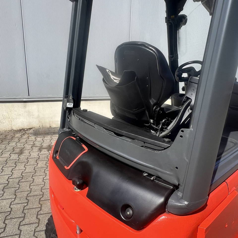 Electric forklift Linde E16PH (386-02) EVO: picture 15