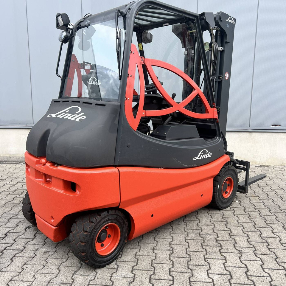 Linde E25S (336-03) - Electric forklift: picture 2 Linde E25S (336-03) - Electric forklift: picture 2