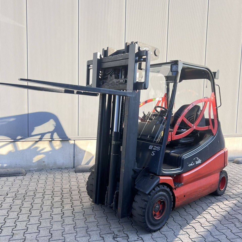 Linde E25S (336-03) - Electric forklift: picture 1 Linde E25S (336-03) - Electric forklift: picture 1