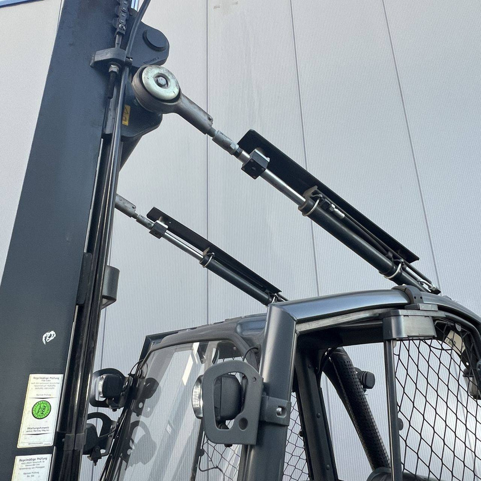 LPG forklift Linde H25T-02 (392) EVO: picture 15 LPG forklift Linde H25T-02 (392) EVO: picture 15