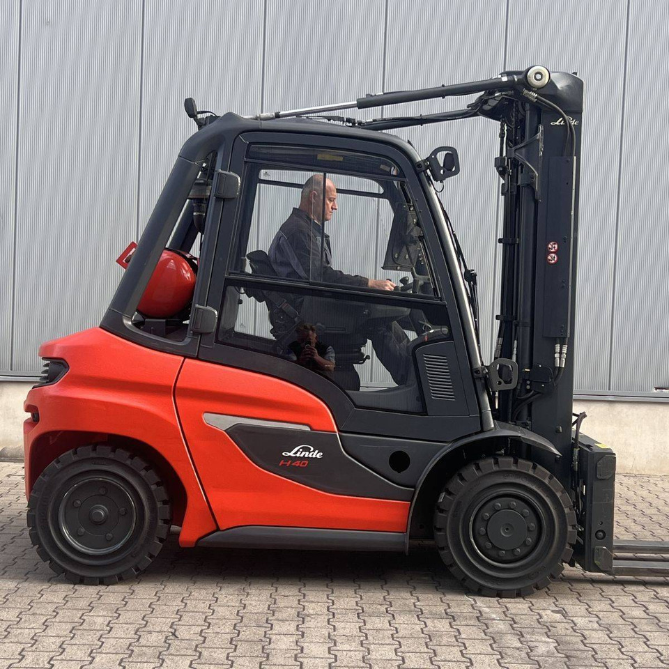 Linde H40/600T (1204) - LPG forklift: picture 4 Linde H40/600T (1204) - LPG forklift: picture 4
