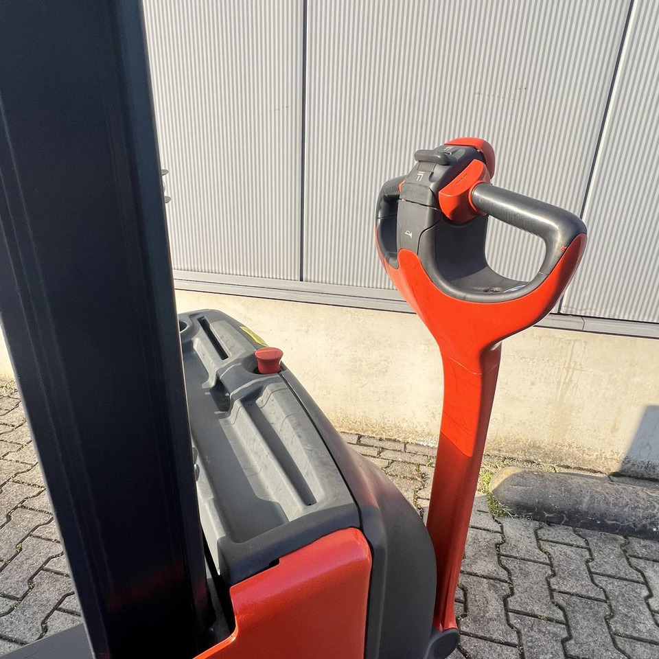 Linde L10 (1172) - Stacker: picture 4 Linde L10 (1172) - Stacker: picture 4