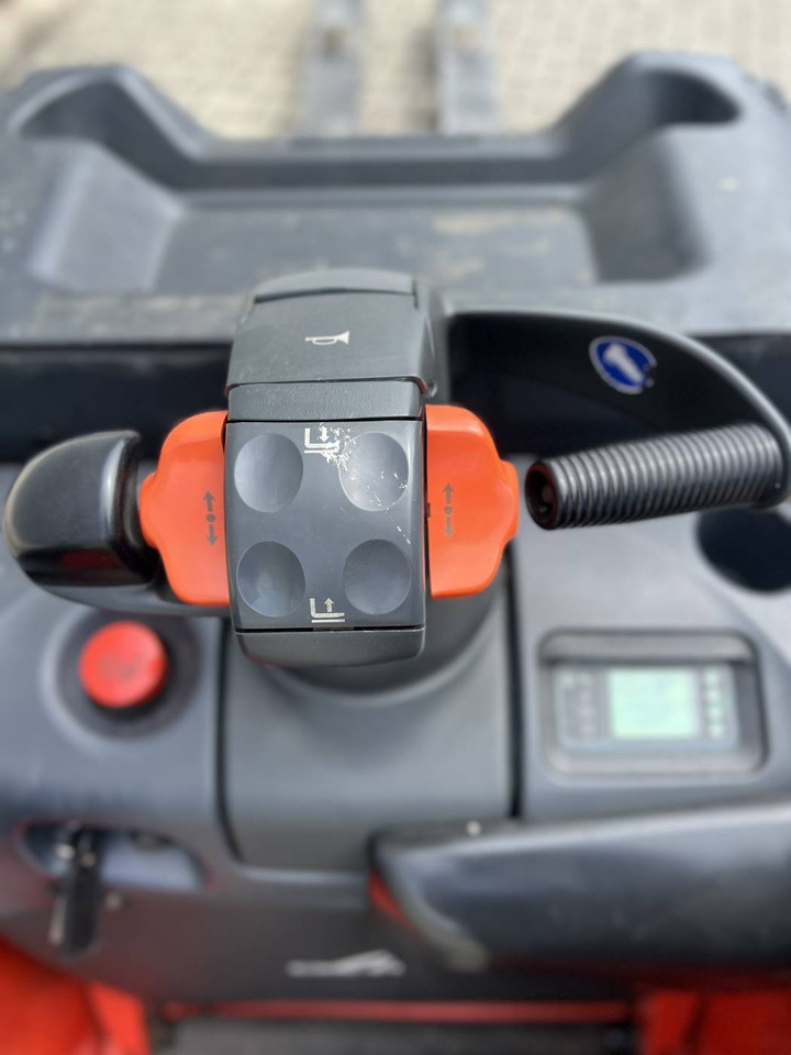 Linde T20SP (131) - Pallet truck: picture 5 Linde T20SP (131) - Pallet truck: picture 5