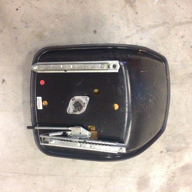Seat for Scrubber vacuum cleaner Nilfisk BR 850 - Seat for Scrubber dryer: picture 2 Seat for Scrubber vacuum cleaner Nilfisk BR 850 - Seat for Scrubber dryer: picture 2