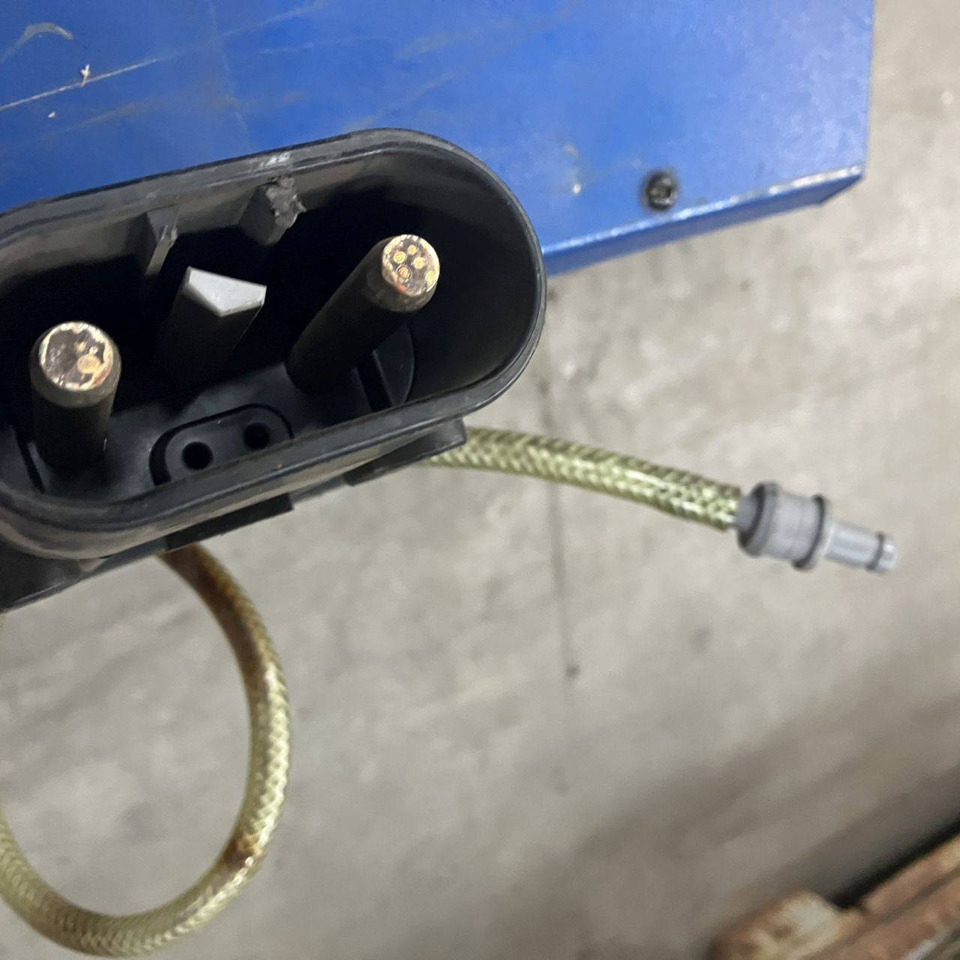 Hawker wf200 D 48V-200A Multi-E - Spare parts for Material handling equipment: picture 4 Hawker wf200 D 48V-200A Multi-E - Spare parts for Material handling equipment: picture 4