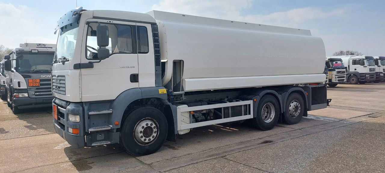 MAN HS 26 FNLC - Tank truck: picture 1 MAN HS 26 FNLC - Tank truck: picture 1