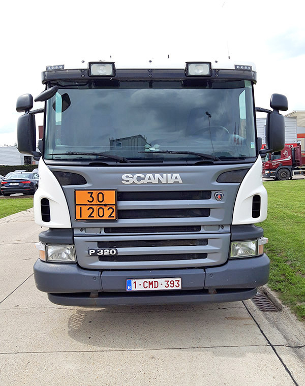 Scania P320 - Tank truck: picture 3 Scania P320 - Tank truck: picture 3