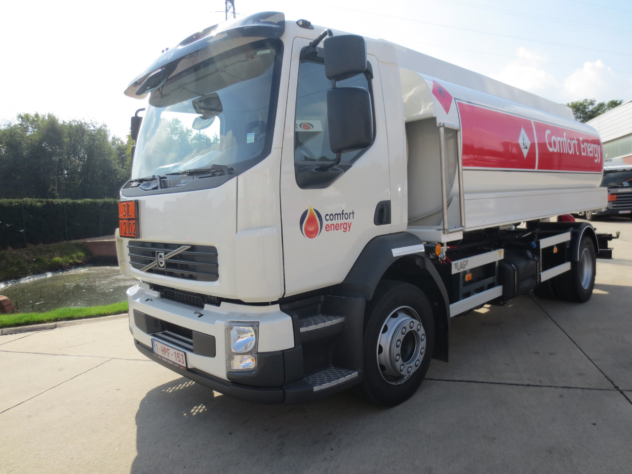 Tank truck VOLVO FL: picture 7