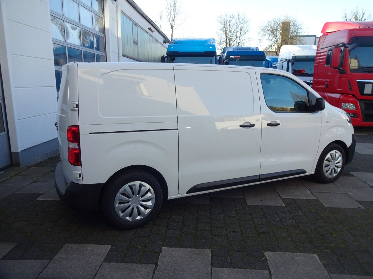 Opel 50 x Vivaro Kasten L1H1, Klima, PDC, Tempomat - Small van: picture 5 Opel 50 x Vivaro Kasten L1H1, Klima, PDC, Tempomat - Small van: picture 5