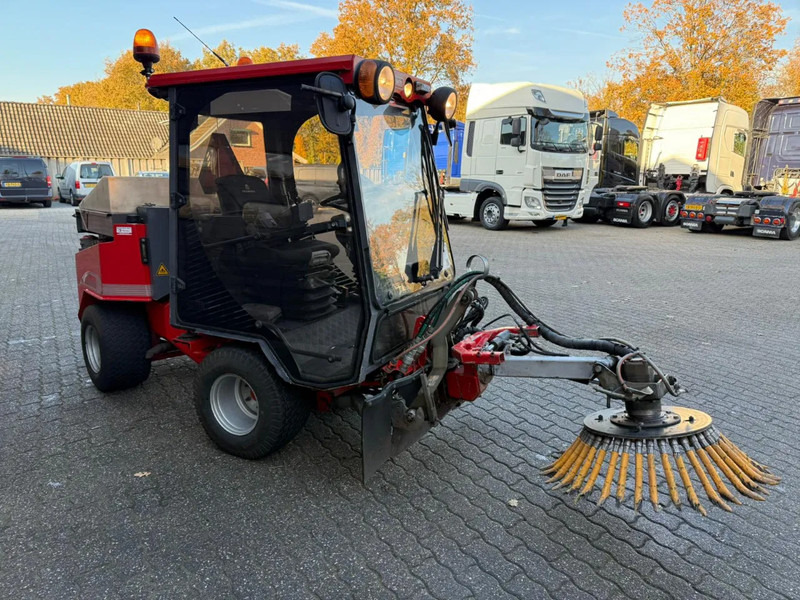 Nimos DM-Trac 205 OKB-70- Onkruidborstelmachine Werktuigendrager 4X Hydraulische functie - Industrial sweeper: picture 2 Nimos DM-Trac 205 OKB-70- Onkruidborstelmachine Werktuigendrager 4X Hydraulische functie - Industrial sweeper: picture 2