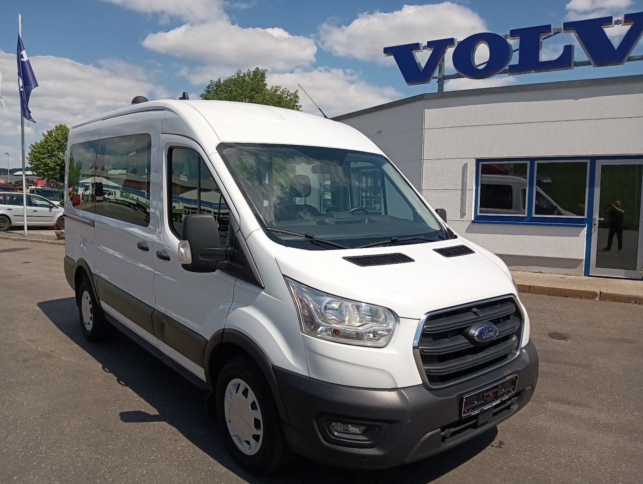 Ford Transit Kombi 350 L2 Trend 9-Sitzer 2xHeizung/Kl - Passenger van, Combi van: picture 1 Ford Transit Kombi 350 L2 Trend 9-Sitzer 2xHeizung/Kl - Passenger van, Combi van: picture 1
