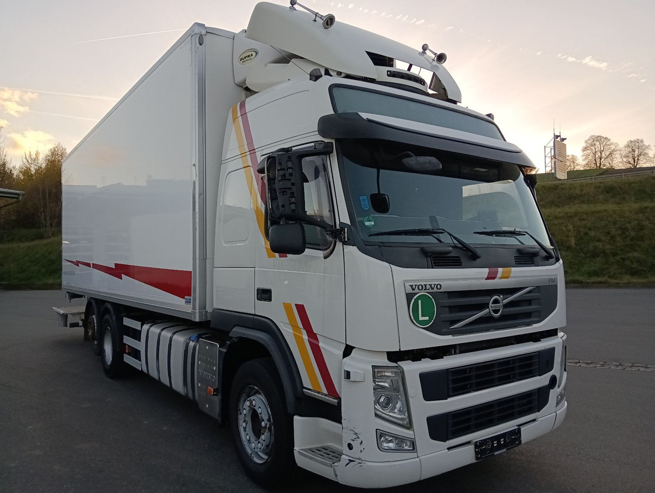 Volvo FM13-460 EEV 6x2R CarrierSupra550 7,3m LBW1.5t - Refrigerator truck: picture 2 Volvo FM13-460 EEV 6x2R CarrierSupra550 7,3m LBW1.5t - Refrigerator truck: picture 2
