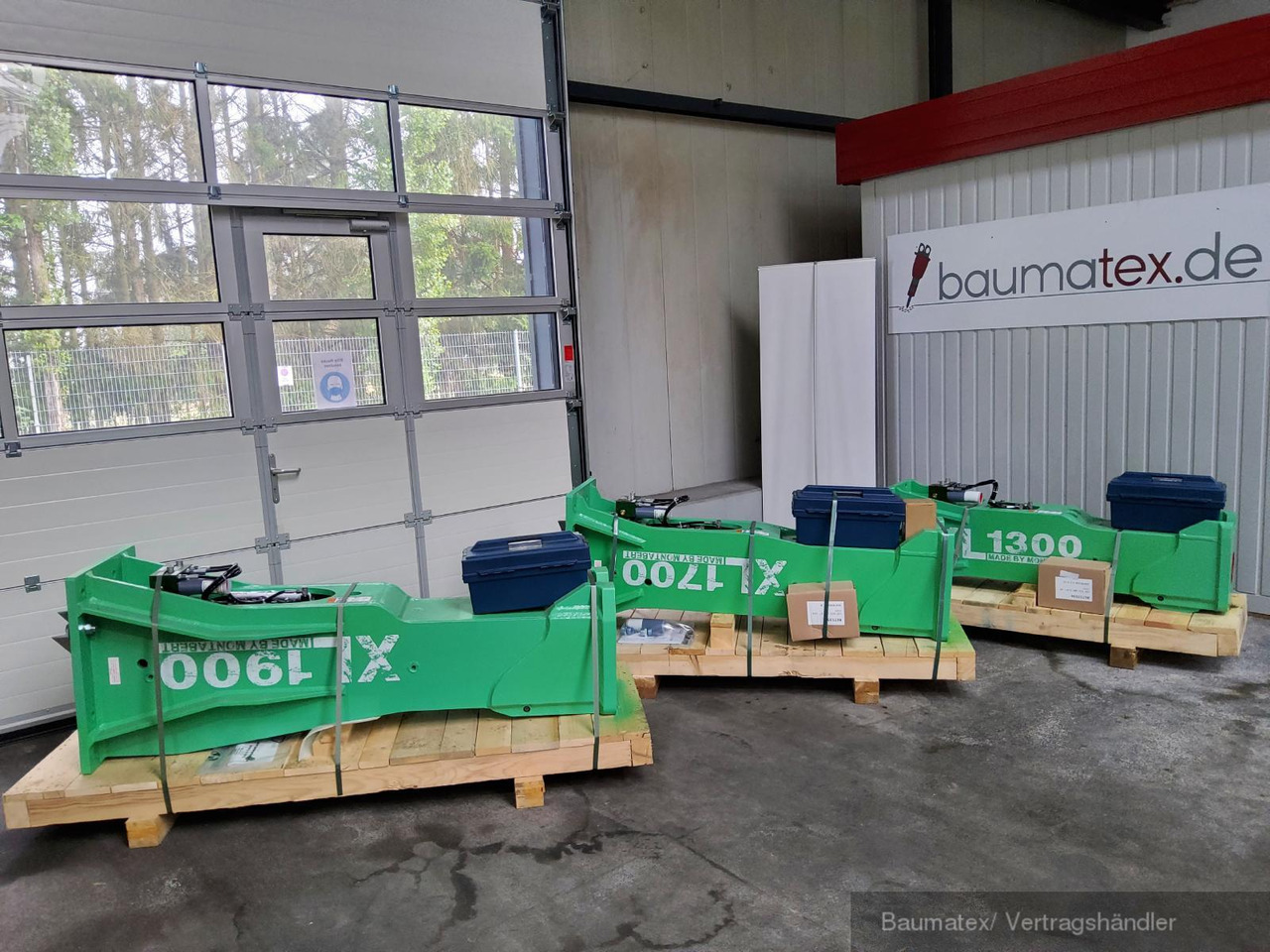 Montabert XL2700, XL1900, XL1700, XL1300, XL1000 - Hydraulic hammer for Construction machinery: picture 2 Montabert XL2700, XL1900, XL1700, XL1300, XL1000 - Hydraulic hammer for Construction machinery: picture 2