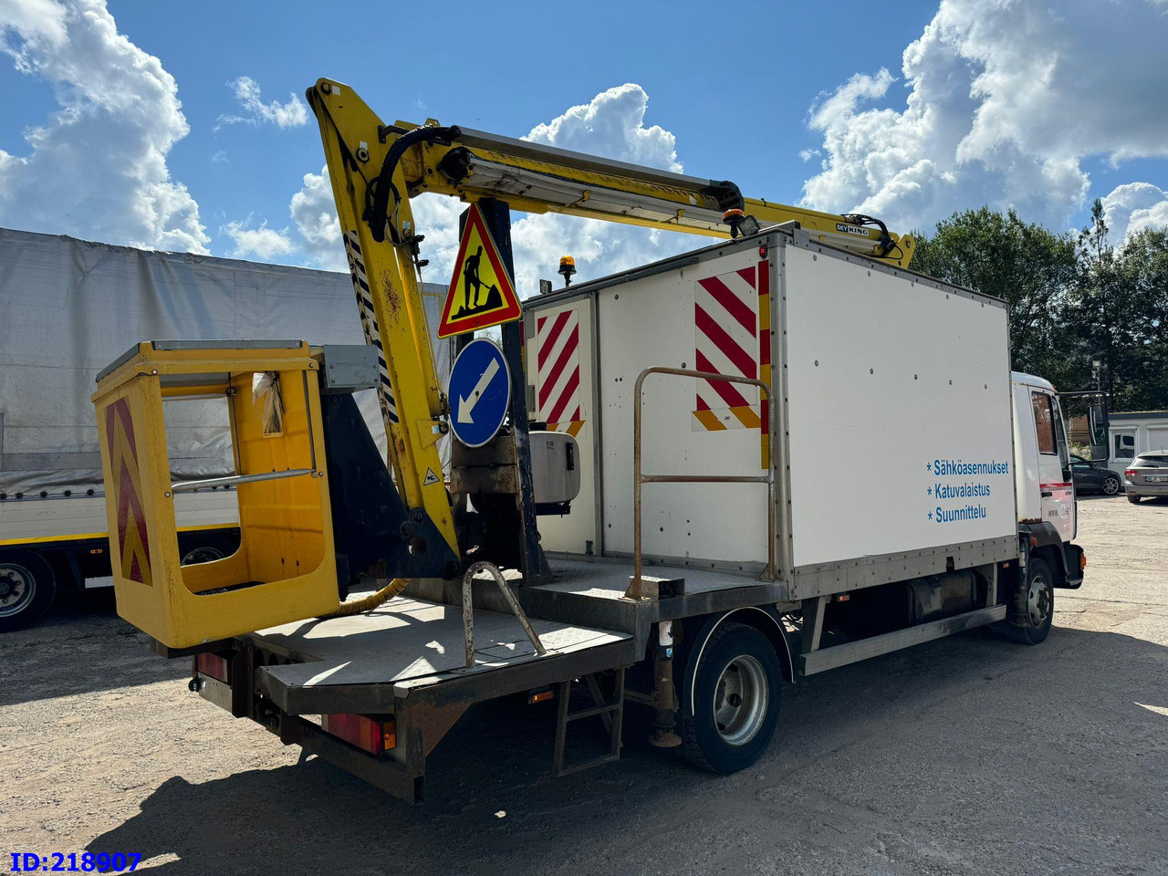 MAN LE 220C + Sky King 179TV - Truck mounted aerial platform: picture 5 MAN LE 220C + Sky King 179TV - Truck mounted aerial platform: picture 5