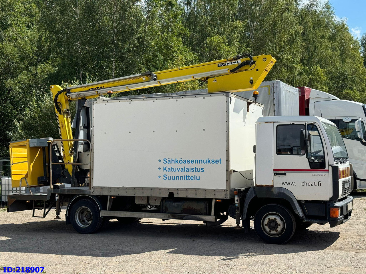 MAN LE 220C + Sky King 179TV - Truck mounted aerial platform, Municipal/ Special vehicle: picture 4 MAN LE 220C + Sky King 179TV - Truck mounted aerial platform, Municipal/ Special vehicle: picture 4