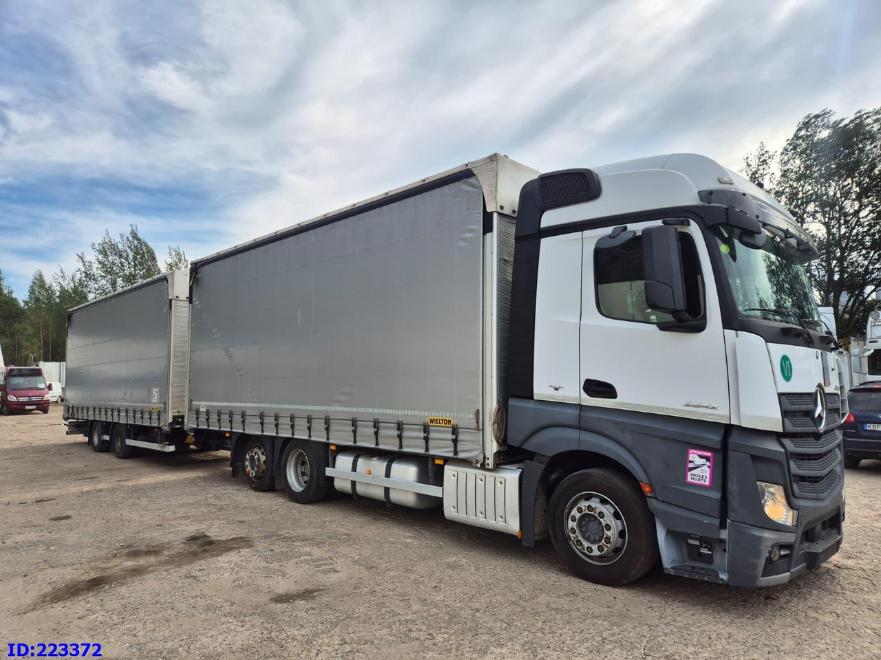 MERCEDES-BENZ Actros 2542 6x2 Euro6 + Wielton trailer - Curtainsider truck: picture 4 MERCEDES-BENZ Actros 2542 6x2 Euro6 + Wielton trailer - Curtainsider truck: picture 4
