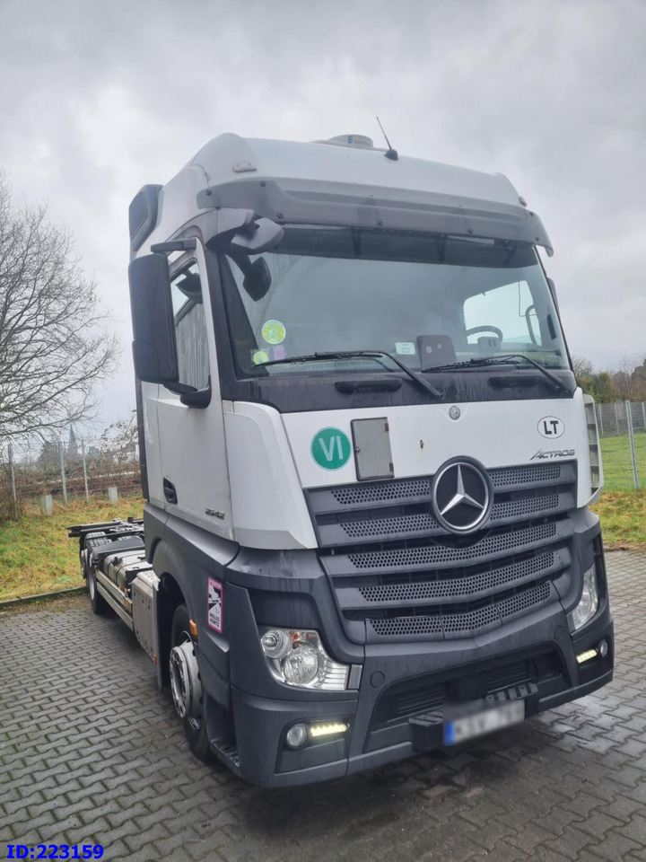 MERCEDES-BENZ Actros 2542 BDF 6x2  Euro6 - Cab chassis truck: picture 1 MERCEDES-BENZ Actros 2542 BDF 6x2  Euro6 - Cab chassis truck: picture 1