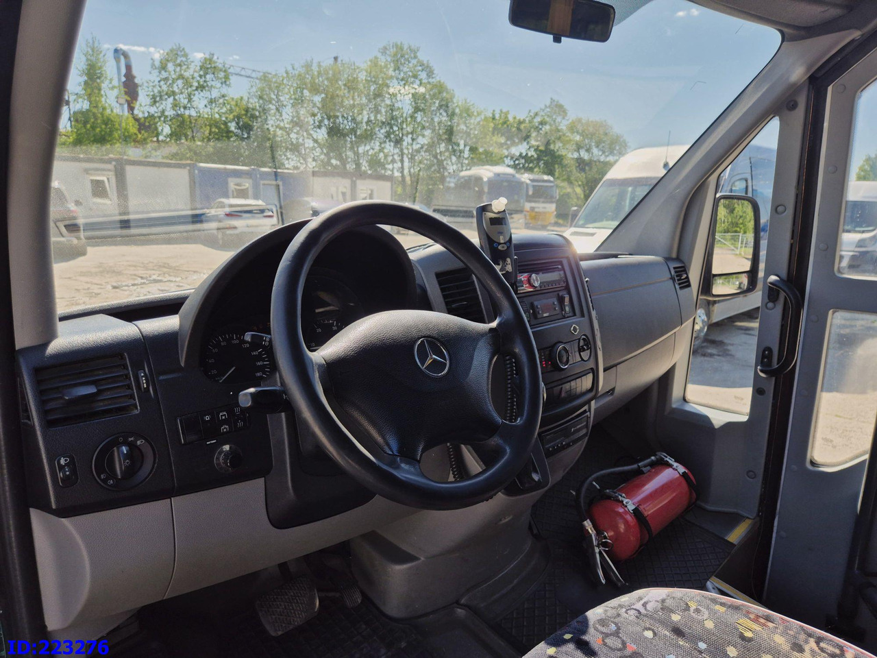 Coach MERCEDES-BENZ Sprinter 516 - VIP - 23 Places: picture 8