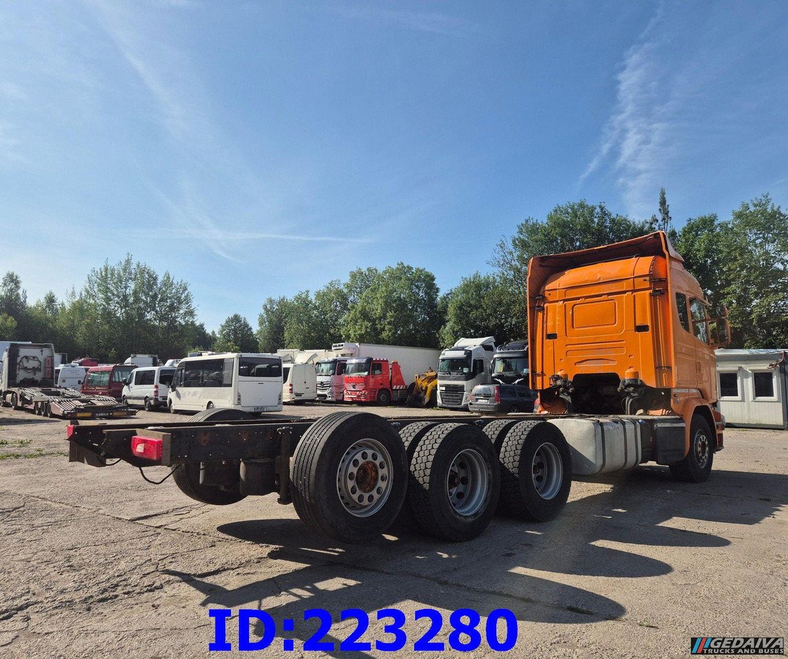 SCANIA R580 V8 8X4 Retarder (Steering axle) - Cab chassis truck: picture 4 SCANIA R580 V8 8X4 Retarder (Steering axle) - Cab chassis truck: picture 4