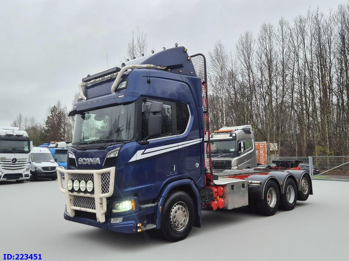SCANIA R650 Full air 8x4 Steering axle (3 pedal) - Cab chassis truck: picture 1 SCANIA R650 Full air 8x4 Steering axle (3 pedal) - Cab chassis truck: picture 1