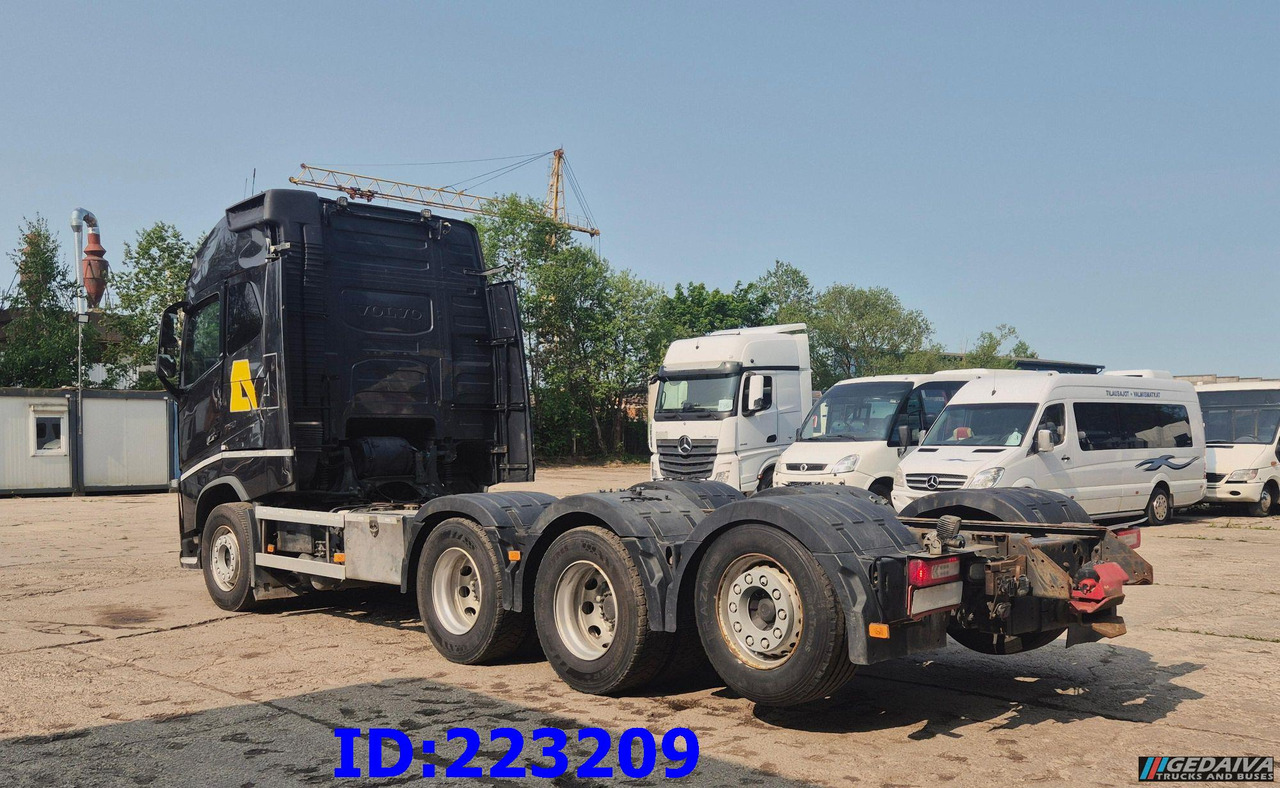 VOLVO FH16 750HP 8x4 Steering axle - Cab chassis truck: picture 5 VOLVO FH16 750HP 8x4 Steering axle - Cab chassis truck: picture 5