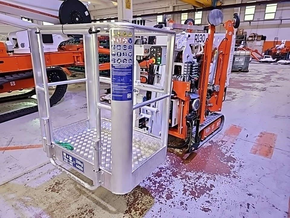 EasyLift R130 - Articulated boom: picture 4 EasyLift R130 - Articulated boom: picture 4