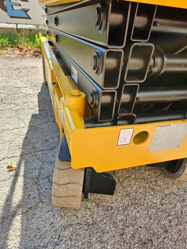 Scissor lift Haulotte Compact 10 N: picture 6