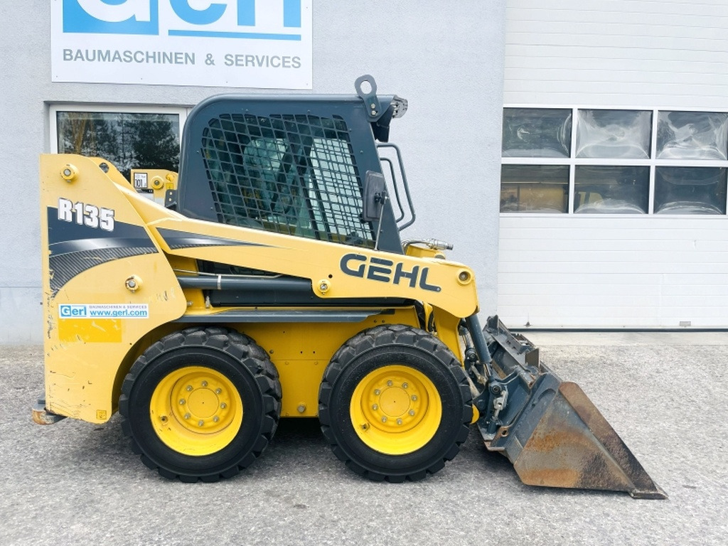 Gehl R135 (4068) - Skid steer loader: picture 2 Gehl R135 (4068) - Skid steer loader: picture 2