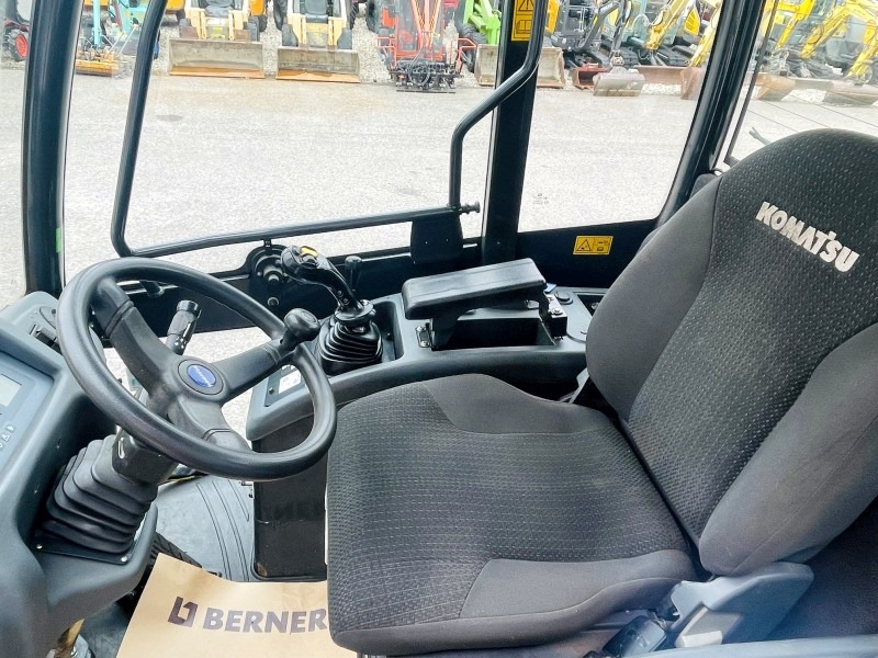 Komatsu WA100M-7 (3823) - Wheel loader: picture 5 Komatsu WA100M-7 (3823) - Wheel loader: picture 5