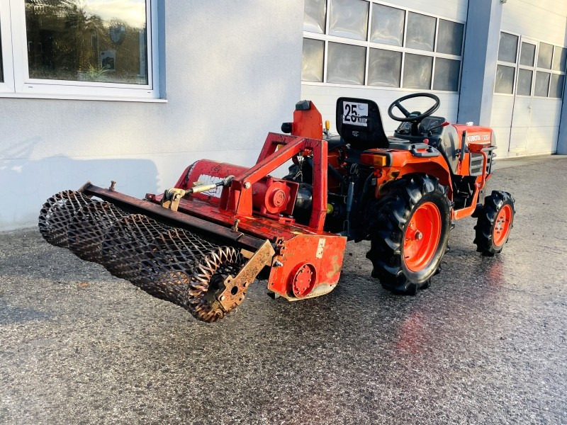 Backhoe loader Kubota B1610D (3552): picture 7