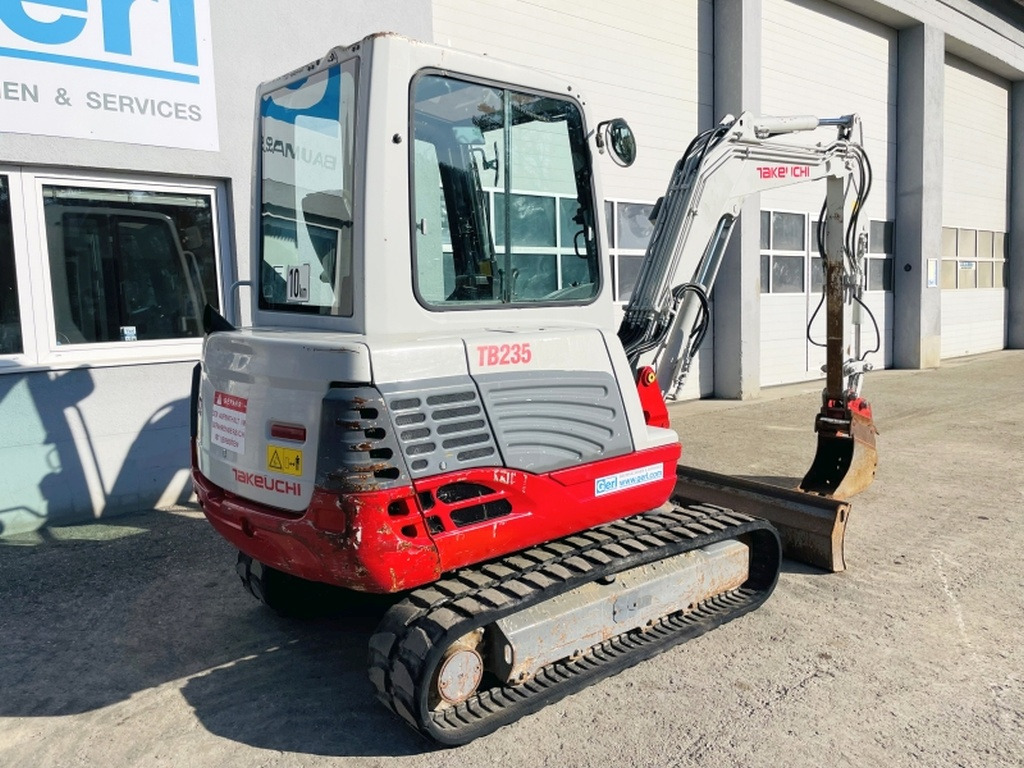 Mini excavator Takeuchi TB235 (3969): picture 7